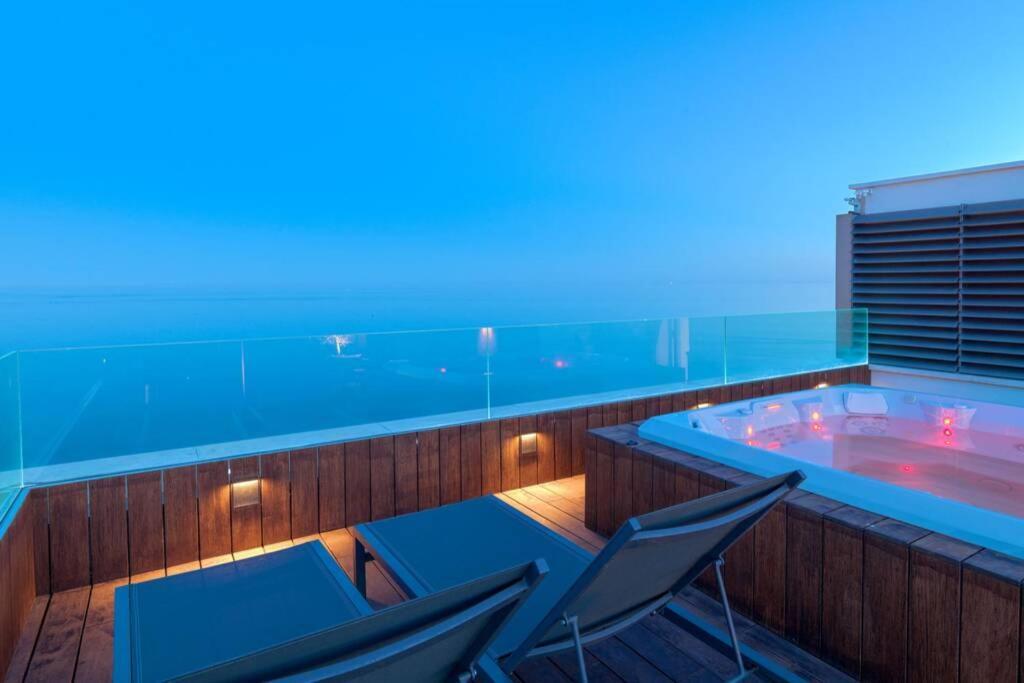 Apartamento D&R Penthouse On The Beach Málaga Exterior foto